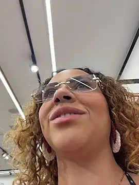 Chloe_Leaozinho - Gozar no provador