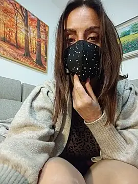 Akemi_rossi - Togliamo la gonna