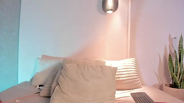 Angeline-777 - SPANKS + SPREAD EAGLE😈
