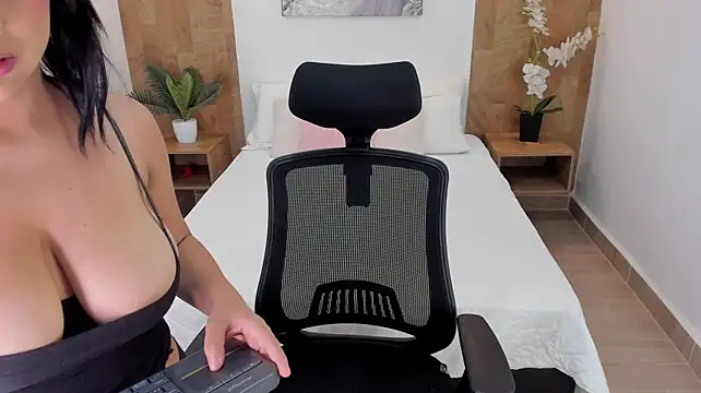 Paola_campbelle - aceite tetas , bofetadas tetas
