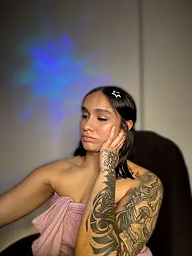 Isabella-Teen - Flash Tits🍒