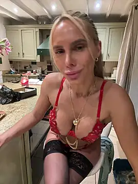 BellaGreenxo - Dildo Suck (2mins)