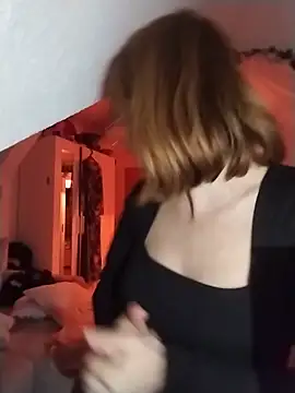 MissTanita - Show boobs and Play