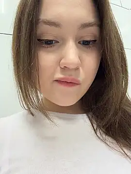 Peachy_Dream - take off my skirt in men's wc + twerk