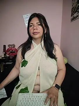 Kinky_momm - Put oil on my naked body
