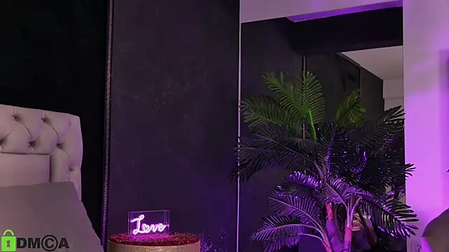 OliviaHawn - Strip & Play