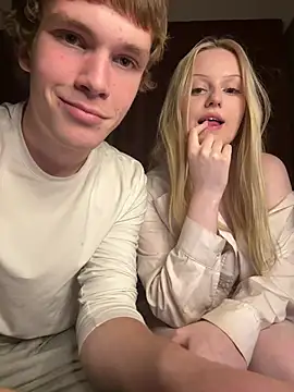 SensualTeenCouple - Taka off shirt