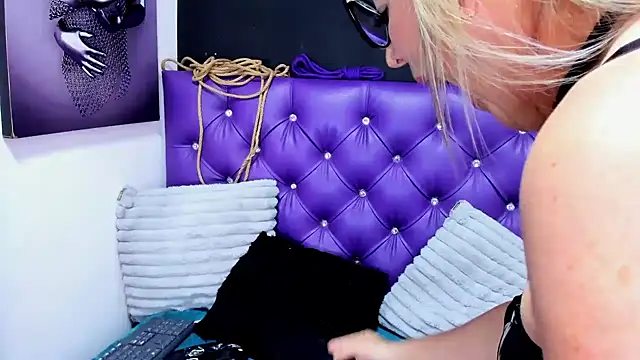 Angellyhorny