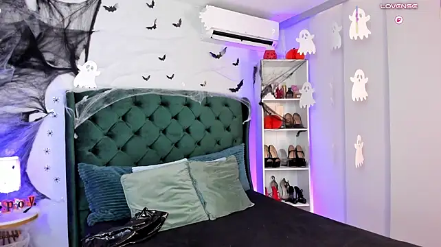 Naughty_fun_room - warming up