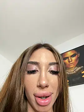BlueEyes_BB - Doggy + tease pussy with no panties