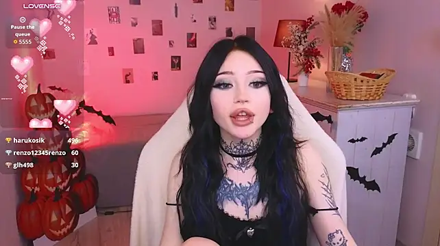Emma_Kirks