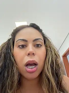 LariiHotWife