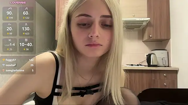 AidaGloshen - Show my cutie legs