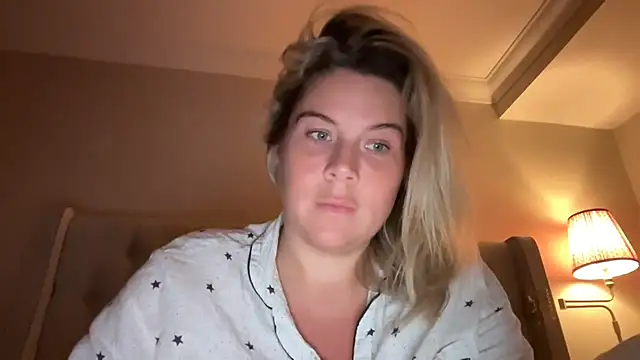 Erincheshire - LT GETS 9 MIN SQUIRT VID