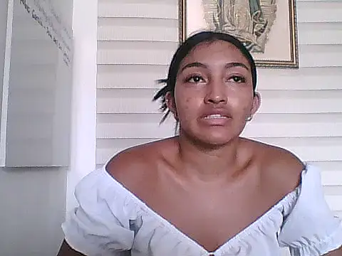 ScarlettBella_ - Inserting fingers into the pussy