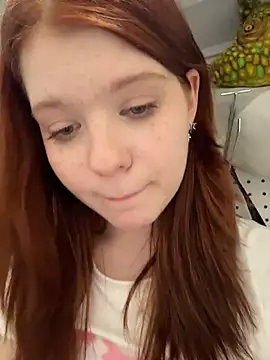Freaky__Nikki - pussy spread close up ;p