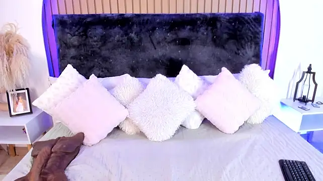 Karlagonzales_ - 🍒 Boob Slap Show – Red & Bouncy