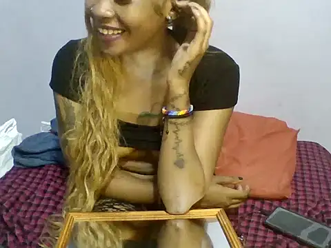 Queen_next_door - VIBRATE ME AND DESTROY MY CLIT DADDIES