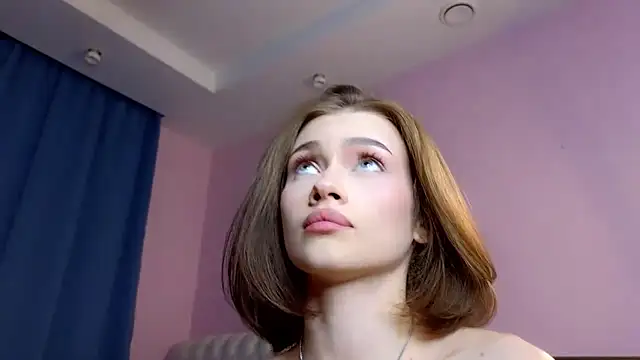 Colette_pretty - doggy with naked booty
