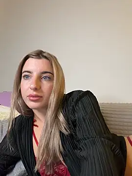 SweetMiiia - Doggy Position and shake your Ass🔥