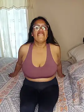 Emilif_ - squeeze tits 🍒