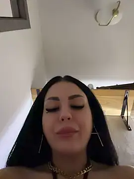 NaomyFlame - Make rain 💦 video for last tip