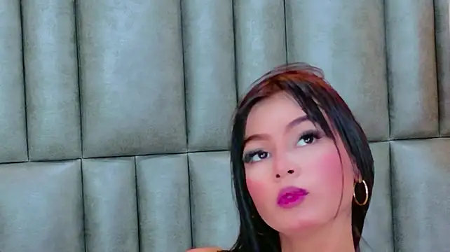 AnitaHeart - 👄 Blow a kiss