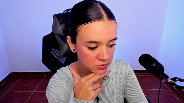 Isabellawhitmore - Flash tits