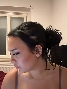 HotEmii - Squezze my Boobs💦💦