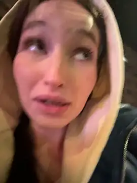 -missbehaving- - sit face with pussy naked