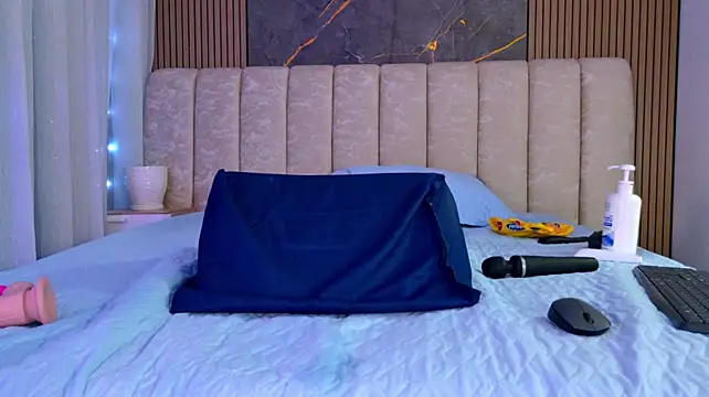 Carol_juicyy - Show Big Squirt 🍑🍑💦💦