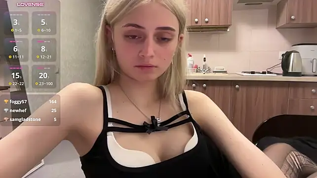 AidaGloshen - Show my cutie legs