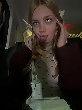 Elsawhere - UWU & kisses to cam 💋