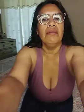 Emilif_ - squeeze tits 🍒