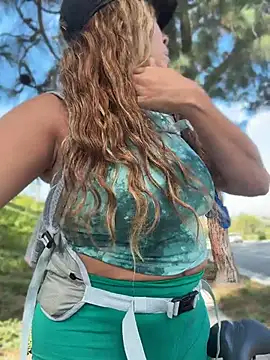 Bigbuttbrooklynn - FINGER MY PUSSY IN PUBLIC @ GOAL