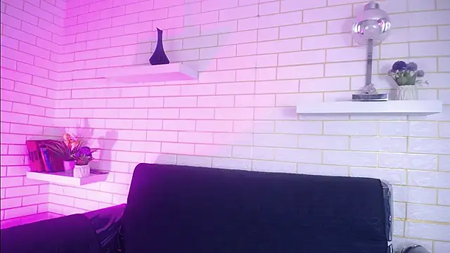 Bella1126 - show nipples + spanks