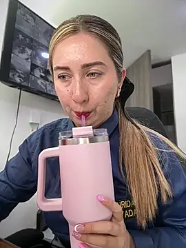 Suzy-111 - 😈PLUG ANAL+ RIDE DILDO🍑TICKET