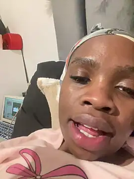 LuciousLips96 - Last tipper request anything