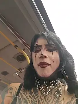 Taaylor33 - Flash tits and clips nipples