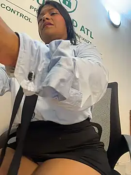 Emilly__Bown_ - remove shirt in reception