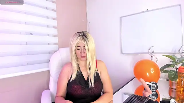 Qlooncita - 🌹 Panthies on side, pussy tease