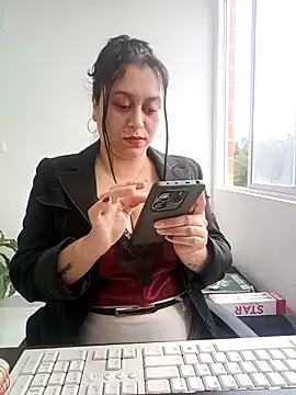 Queen_Yess - Fingers in the ass🥵🤟
