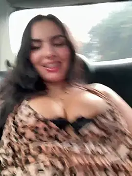 Maddy_Rouse_ - Remove panties+ fingering my pussy Uber