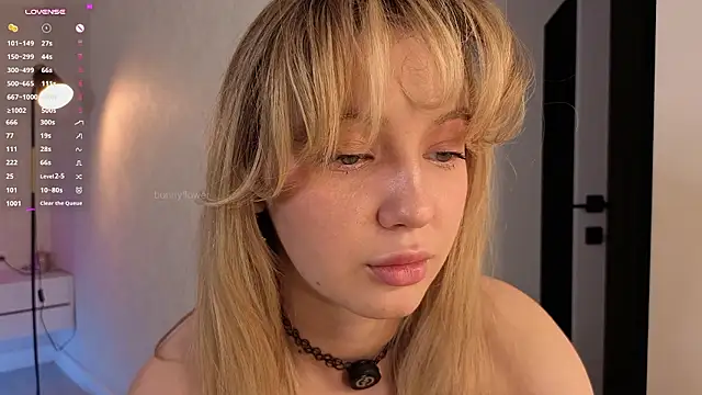 Bonnyfloweer - saliva show with my naked boobs!