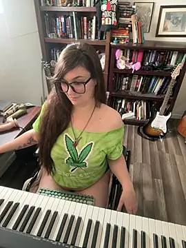 Adobe_Angel - Retire from camming to pursue Booktube