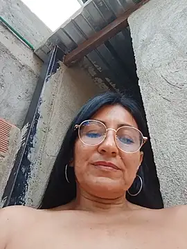 Maturexxxnaughty - I masturbate in front of a stranger