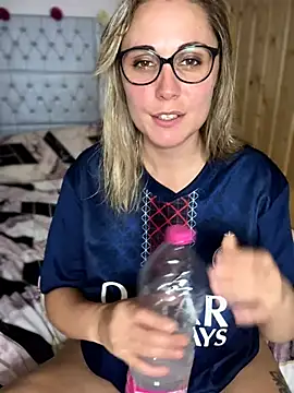 Leanymphoo - ENLÈVE MON JOLIE TEE SHIRT 🗼
