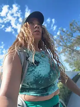 Bigbuttbrooklynn - FINGER MY PUSSY IN PUBLIC @ GOAL