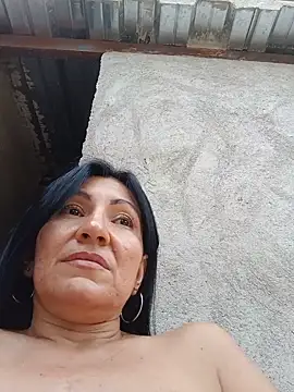 Maturexxxnaughty - I masturbate in front of a stranger