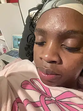 LuciousLips96 - Last tipper request anything